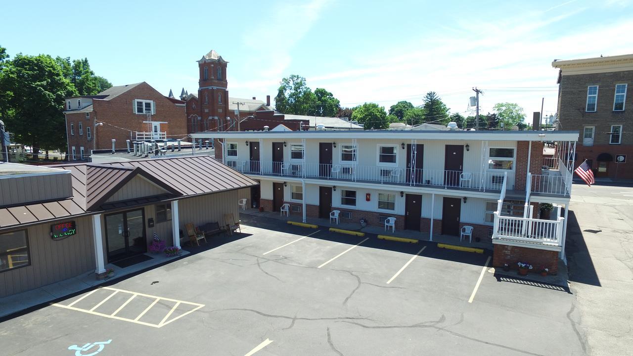 Villager Motel & Glen Manor Estate Watkins Glen Eksteriør billede